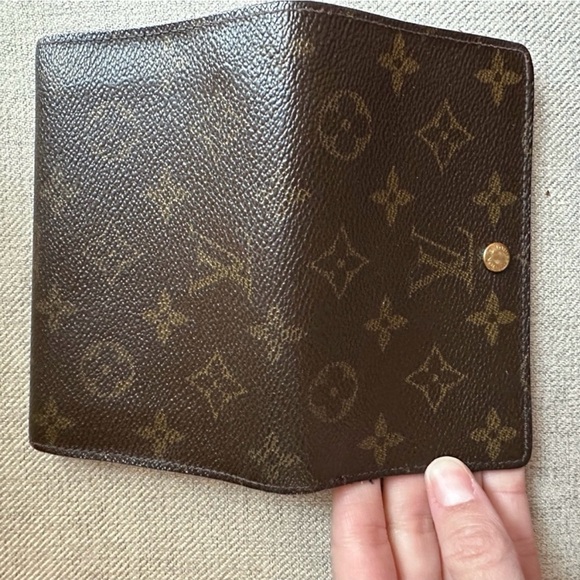Vintage Louis Vuitton Wallet - Picture 3 of 14